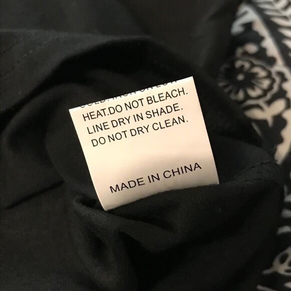 Butterfly Sunflower Graphic Cropped Tank Top - Picture 5 of 7